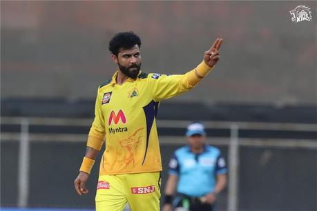 Jaddu's heroics .. .. and the one run short !!