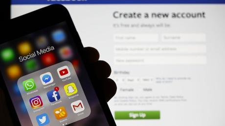 Facebook v Apple: The ad tracking row heats up