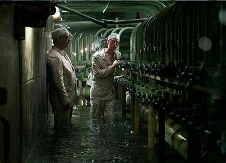 Chernobyl : Expresso | CIA esteve envolvida no acidente de Chernobyl ... : Джаред харрис, стеллан скарсгард, эмили уотсон, джошуа лис, росс армстронг. The chernobyl reactor after the explosion on april 26, 1986. If You Watched HBO's Chernobyl You Need To Check Out This ...