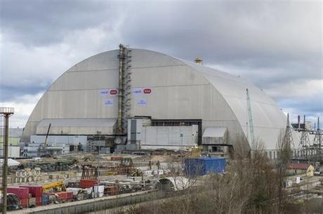 Чернобыль (2019) chernobyl драма режиссер: Chernobyl's 'Sarcophagus' Is Getting Dismantled Due To ...