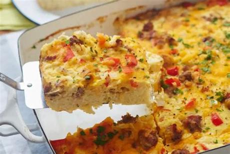 Made with egg noodles, cream of mushroom soup, tuna and buttery crushed crackers for the. Pioneer Woman Tuna Casserole Recipe - Pioneer Woman's ...