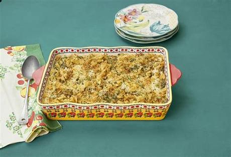 Tuna casseroles are easy on the budget and always comforting. Pioneer Woman Tuna Casserole Recipe / Classic Tuna Noodle ...