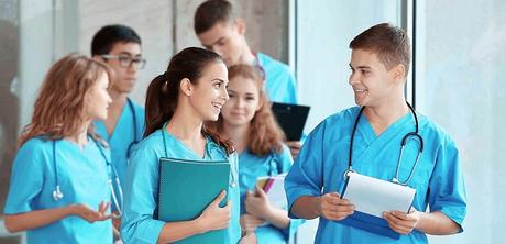 4 Ways to Advance Your Nursing Career
