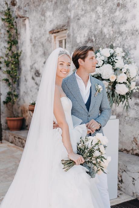 Romantic Destination Wedding in Corfu with roses and hydrangeas in pastel hues ǀ Dimitra & Alex