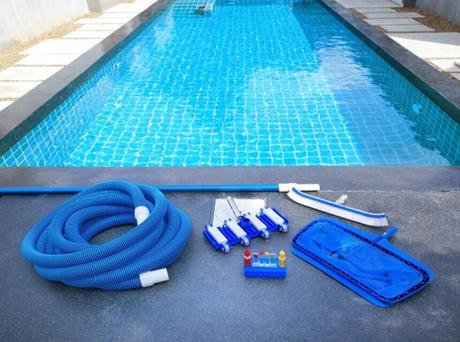 Seven Must-have Items for Your Pool This Summer