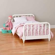 Looking for a toddler bed? 10 Adorable Toddler Beds