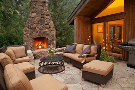 Impressive outdoor fireplace with seating. How to build an outdoor fireplace - Step-by-step guide