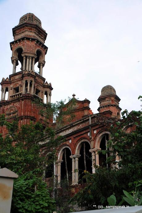 Bharat Insurance Building !!