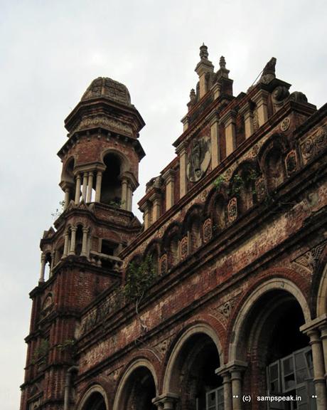 Bharat Insurance Building !!