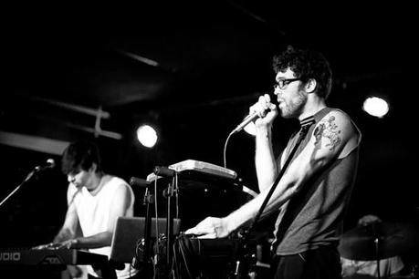 illuminator 1 550x366 ALT J EXCEEDED EXPECTATIONS AT MERCURY LOUNGE [PHOTOS]