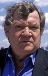 Robert Hughes, art critic & historian, dies at age 74.