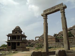 57) Vani vilas Sagara Dam (Marikanive) & Chitradurga Fort: (20/6/2012)