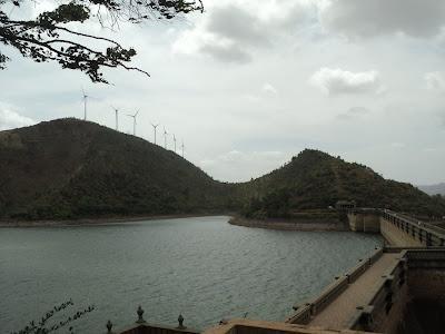 57) Vani vilas Sagara Dam (Marikanive) & Chitradurga Fort: (20/6/2012)