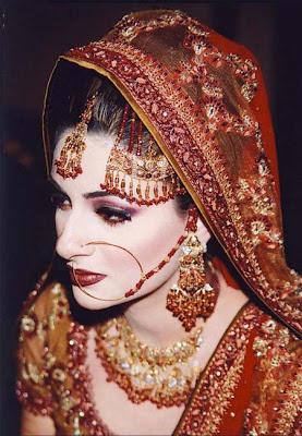 Latest Pakistani Bridal Makeup & Dresses Collection 2012 