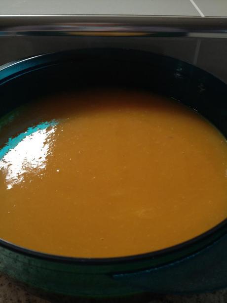 Recipe: A very random hotchpotch soup for dinner