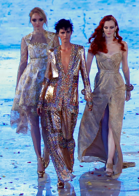 Supermodels at the Olympics Closing Ceremony