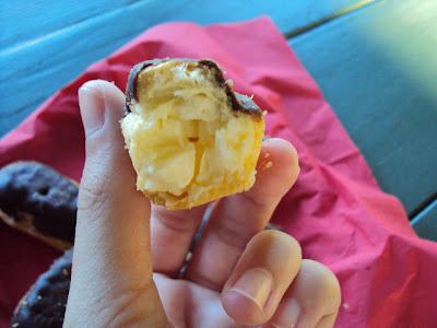 Delizza Petite Chocolate Eclair Review