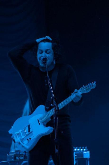 jack white lolla 3 531x800 LOLLAPALOOZA 2012 PHOTOS