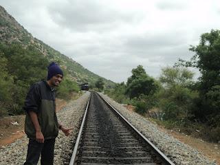 58) Makalidurga – Railway Trek: (13/7/2012)