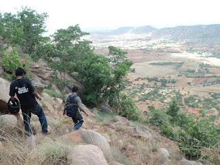 58) Makalidurga – Railway Trek: (13/7/2012)