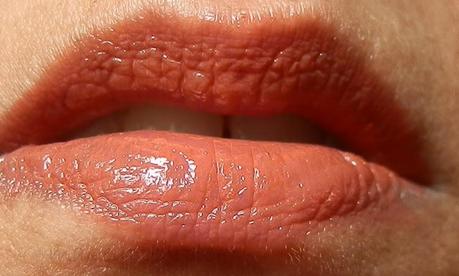 Swatches: Lip Butter: Revlon: Revlon Lip Butter No:15 Tutti Frutti Swatches