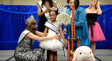 Toddlers & Tiaras: Ain’t No Hairpiece High Enough, Ain’t No Flipper White Enough To Keep Me From You. It’s Universal Royalty’s Motown Tribute!