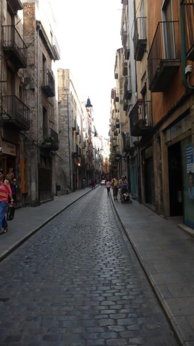 Girona – Encountering the Presence of the Past and the Presence of the Future