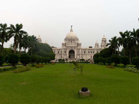 The lush gardens surrounding the Victoria Memorial Hall