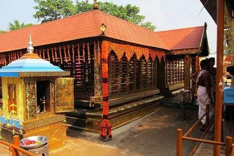 7 Magical Temples In Kochi For A Blissful Holiday Experience 7 Magical Temples In Kochi For A Blissful Holiday Experience