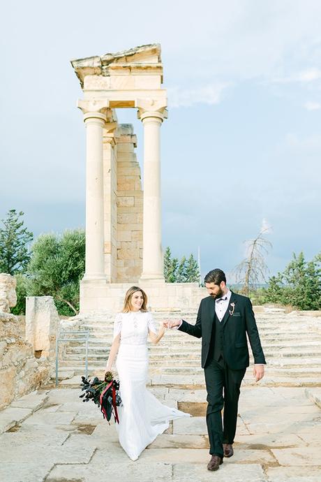 Chic and moody wedding in Nicosia with lush florals and modern elements│ Christina & Dimitris chic-moody-wedding-nicosia-llush-florals-modern-elements_05