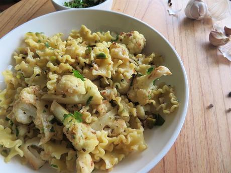 Pasta with Seared Cauliflower & Garlic