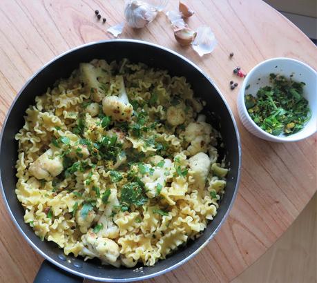 Pasta With Seared Cauliflower & Garlic