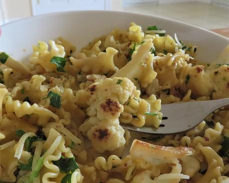 Pasta with Seared Cauliflower & Garlic