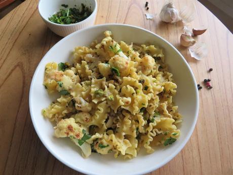 Pasta With Seared Cauliflower & Garlic