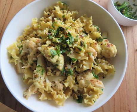 Pasta With Seared Cauliflower & Garlic