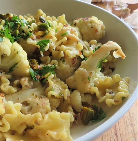 Pasta with Seared Cauliflower & Garlic