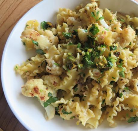 Pasta with Seared Cauliflower & Garlic