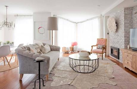 Pink Accents in Grey Living Room Ideas