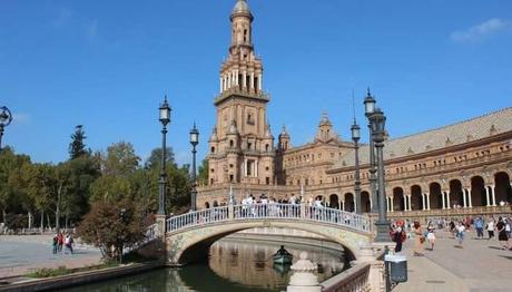 Best Experiences & Festivals To Attend Best Experiences & Festivals To Attend