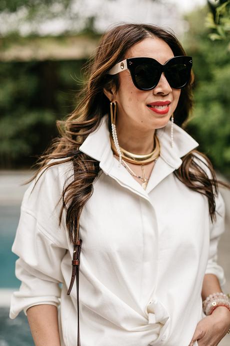 CHIC AT EVERY AGE // HOW TO STYLE A WHITE BUTTON DOWN