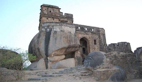 Visit The Madan Mahal Fort To Know What Royalty Feels Like