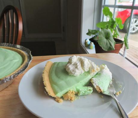 Fluffy Key Lime Pie