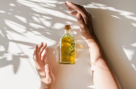 10 Organic Carrier Oils You Can Use To Dilute Essential Oils