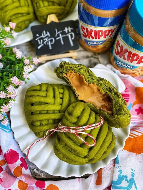 Matcha Peanut Butter Buns