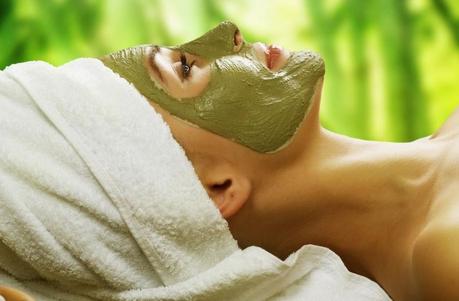 11 Homemade Neem Face Packs for Clear Skin Tone