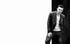 To create a solid white background, you need to completely overexpose your background without overexposing your subject. Wallpaper Jeans Jacket T Shirt Actor White Background Black And White Photoshoot Kozhanka Nicholas Hoult 2015 Nicholas Hoult Flaunt Yu Tsai Images For Desktop Section Muzhchiny Download