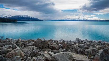 Download hd 4k ultra hd wallpapers best collection. Wallpaper Lake Pukaki, New Zealand, stones, clouds ...