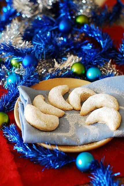 Freezing baked cookies now gives you a leg up on holiday prep and ensures santa has something to snack on. Almond Crescent Christmas Cookies - Julia's Album