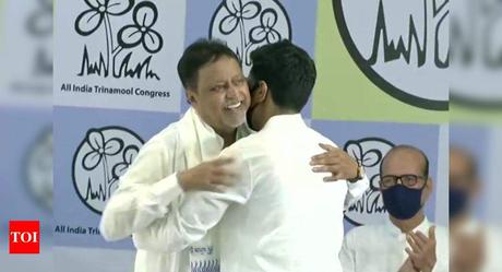 Mukul Roy returns to Trinamool fold after four years - Times of India