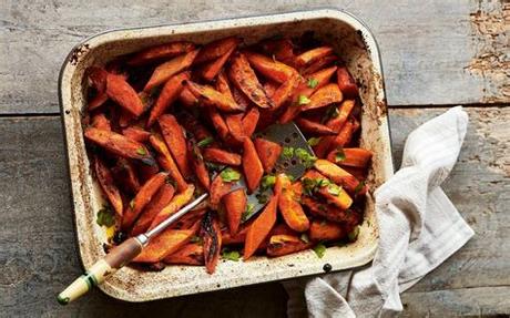 A roundup of 30 side dish recipes, from greens and glazed carrots to potatoes and pilaf, to serve with ham for christmas dinner. Super vegetable side dishes for Christmas, from spiced ...